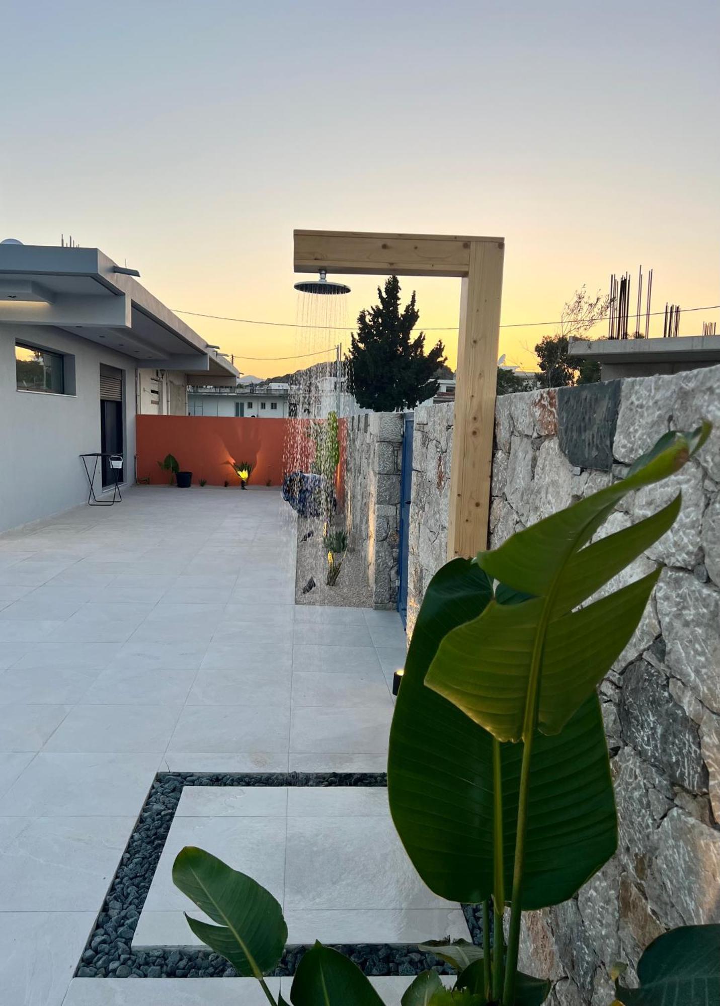 Cora May Central Villa With Private Pool 200M To The Beach Faliraki Exterior foto